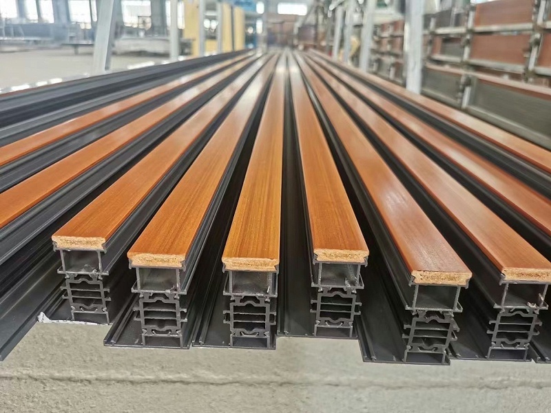 健康鋁木門窗流行的原因是什么？裝在室內(nèi)好看嗎？需注意什么問題？