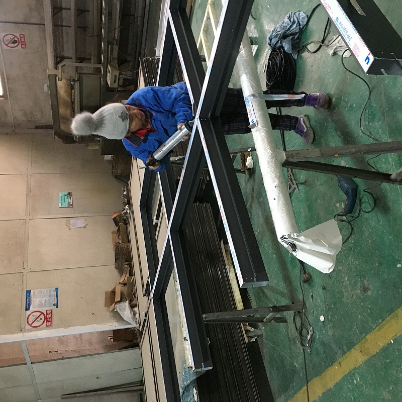 堪比美的暖風(fēng)機(jī)的鋁木復(fù)合門窗，助你輕松抵御寒冬！