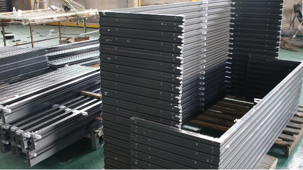 如何選擇優(yōu)質(zhì)的門窗工程定制廠家？樓上樓為您解答