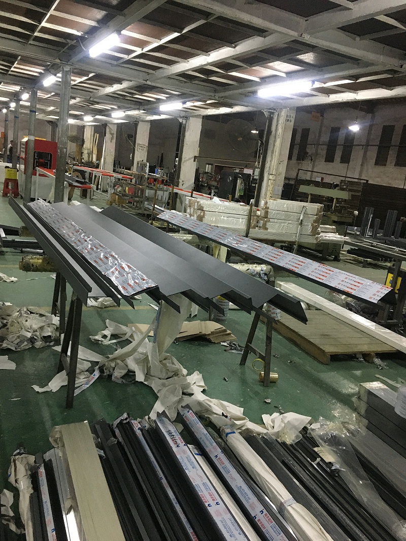 好氣哦！隔壁家居然花350元就買到了高端斷橋鋁合金門窗？